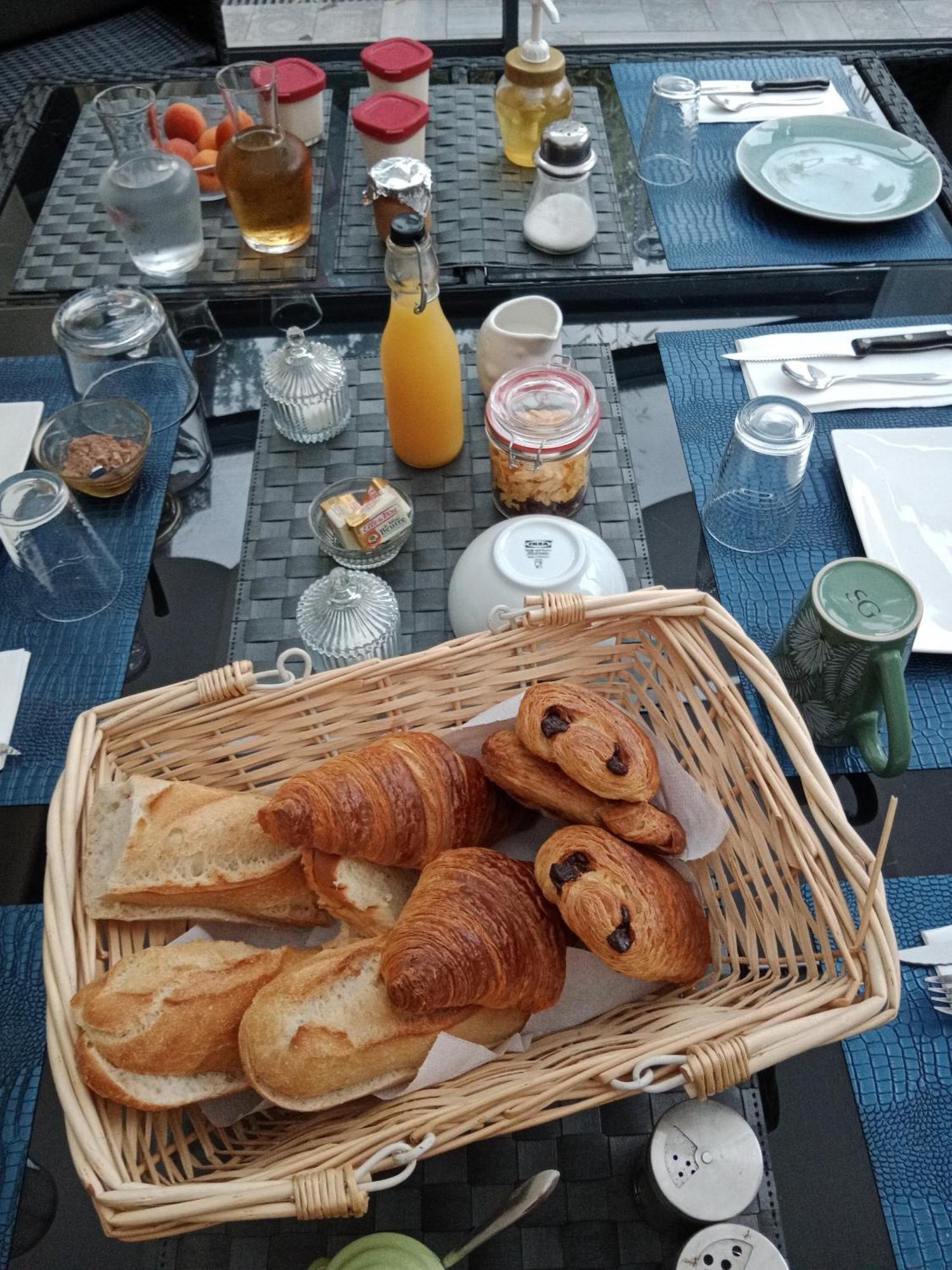 Le Cosy Cabarieu Bed and Breakfast Saint-André-de-Cubzac Buitenkant foto